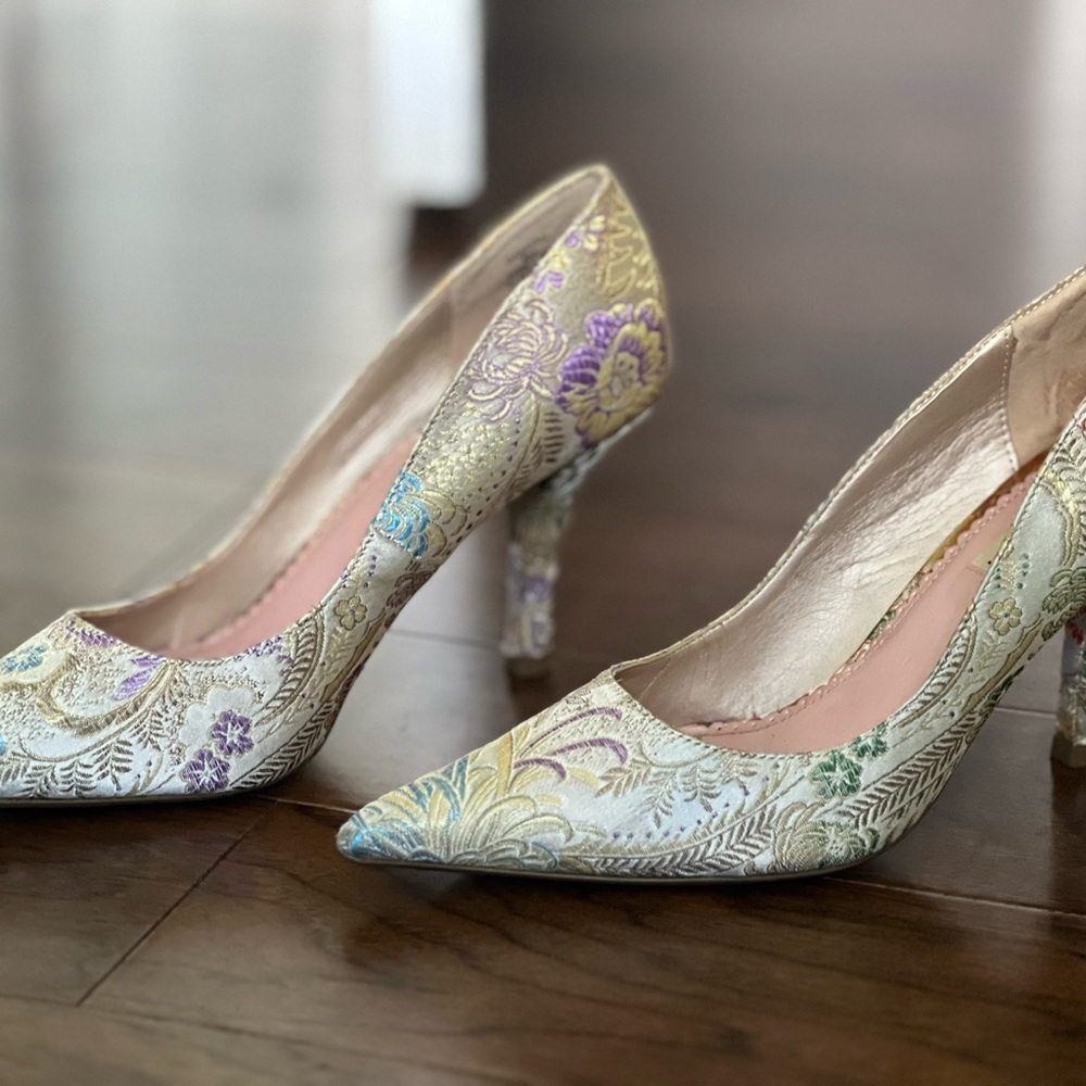 Steve Madden Cream and Purple Heels with Intricate Design